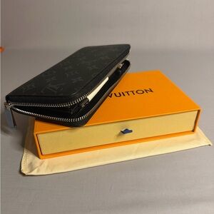 Louis Vuitton Black Monogram Zip Wallet